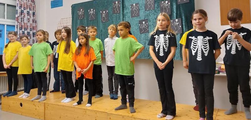 Skellybones-2a-whole-group-2